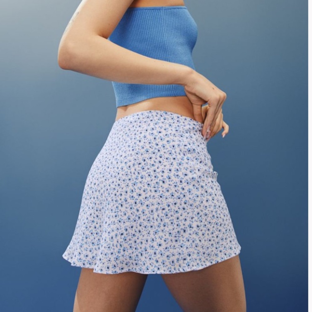 H&M High Waist Dainty Blue and White Floral Skirt